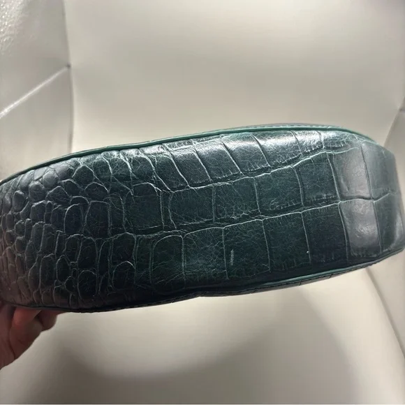 Elegant Green Staud Moon Bag Crocodile-Embossed Women's Shoulder Bag